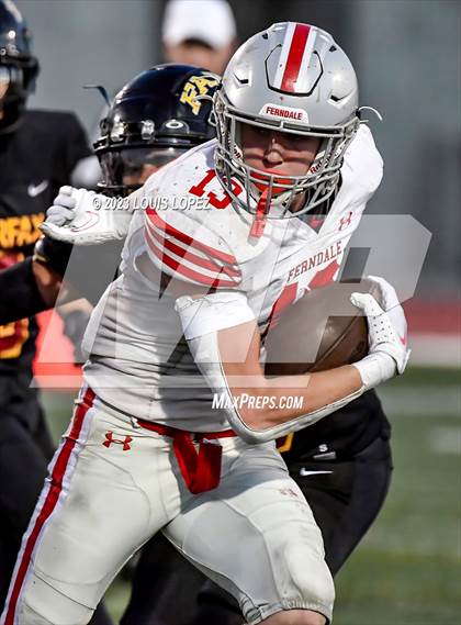 Thumbnail 2 in Fairfax vs. Ferndale (DIV 7-AA CIF State Championship) photogallery.