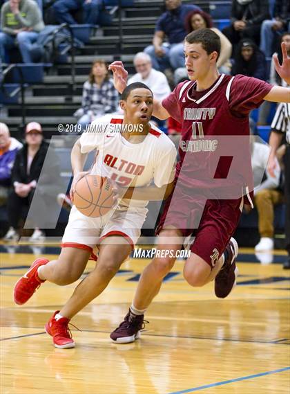 Thumbnail 1 in Trinity Catholic vs. Alton photogallery.