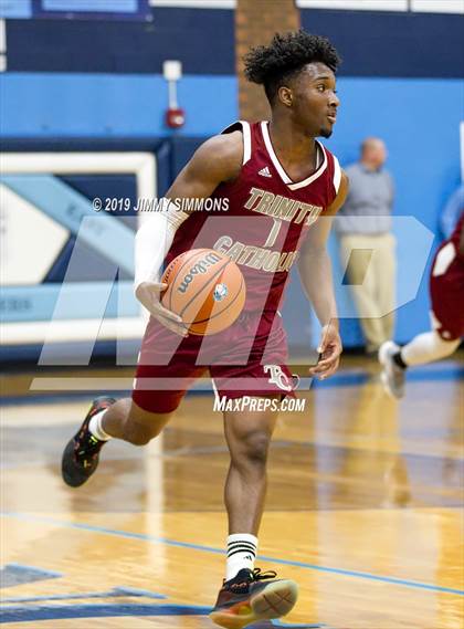Thumbnail 3 in Trinity Catholic vs. Alton photogallery.
