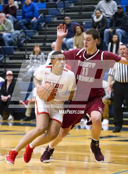 Thumbnail 2 in Trinity Catholic vs. Alton photogallery.