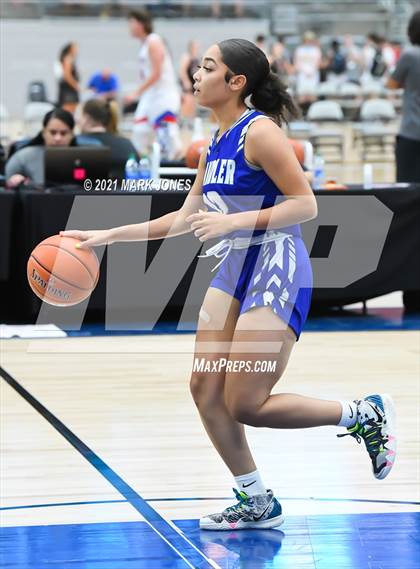 Thumbnail 3 in Chandler vs. Boulder Creek - Section 7 Basketball Tournament photogallery.