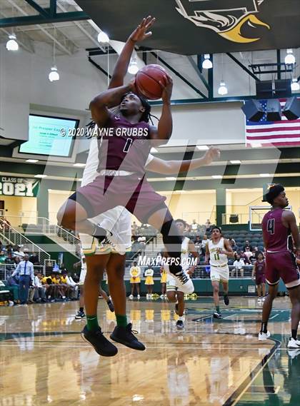 Thumbnail 3 in Jefferson vs. Madison (UIL 3A Regional Semifinal) photogallery.