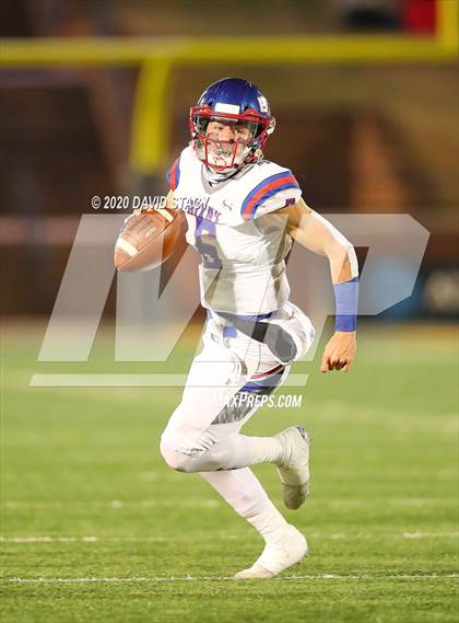 Thumbnail 2 in Bixby vs. Choctaw (OSSAA 6A Final) photogallery.