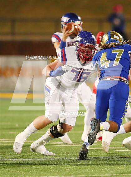 Thumbnail 2 in Bixby vs. Choctaw (OSSAA 6A Final) photogallery.