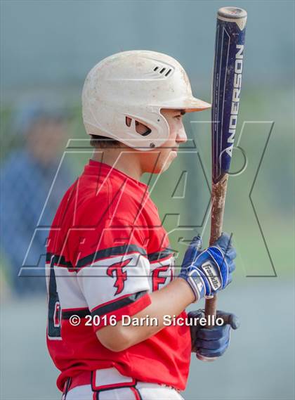 Thumbnail 3 in Combs vs. Florence (Wolves Classic) photogallery.