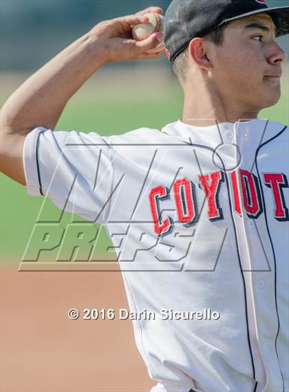 Thumbnail 1 in Combs vs. Florence (Wolves Classic) photogallery.
