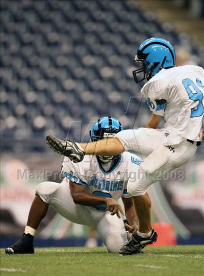 Thumbnail 2 in Woodland Hills vs. Northwest (Kirk Herbstreit Varsity Football Series) photogallery.