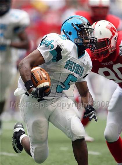 Thumbnail 2 in Woodland Hills vs. Northwest (Kirk Herbstreit Varsity Football Series) photogallery.