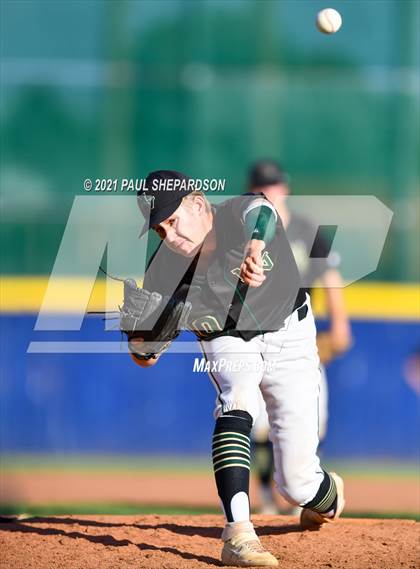 Thumbnail 1 in Valor Christian vs. Mountain Vista (CHSAA 5A State Quarter Final) photogallery.