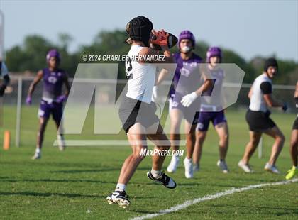 Thumbnail 3 in Johnson vs Elgin (Texas 7 on 7 State Qualifier) photogallery.