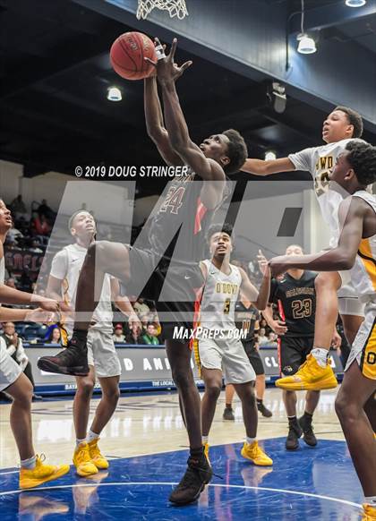 Thumbnail 2 in Salesian College Preparatory vs. Bishop O'Dowd (MaxPreps MLK Classic) photogallery.