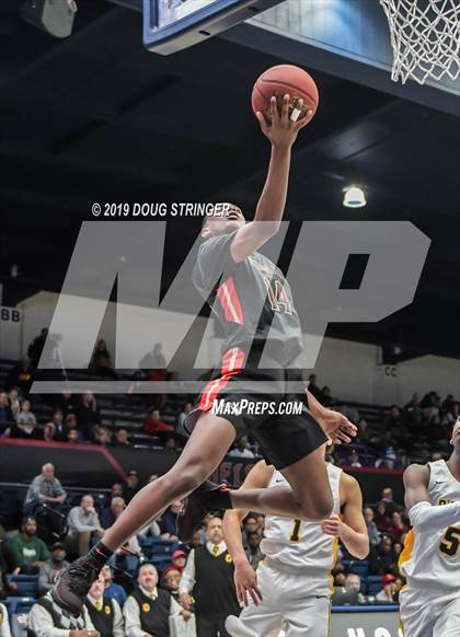 Thumbnail 1 in Salesian College Preparatory vs. Bishop O'Dowd (MaxPreps MLK Classic) photogallery.