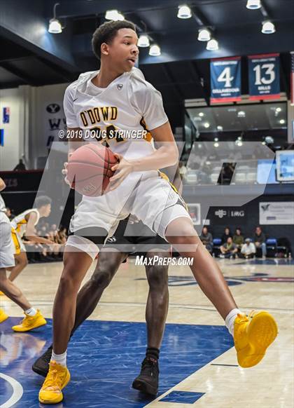 Thumbnail 1 in Salesian College Preparatory vs. Bishop O'Dowd (MaxPreps MLK Classic) photogallery.