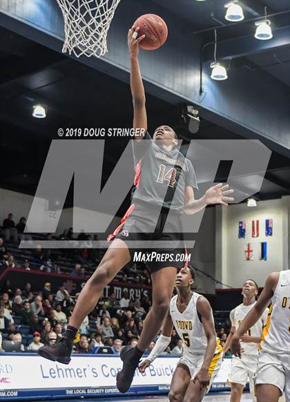 Thumbnail 2 in Salesian College Preparatory vs. Bishop O'Dowd (MaxPreps MLK Classic) photogallery.