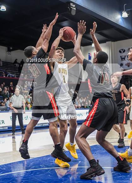 Thumbnail 3 in Salesian College Preparatory vs. Bishop O'Dowd (MaxPreps MLK Classic) photogallery.