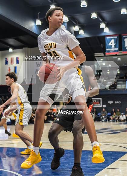 Thumbnail 3 in Salesian College Preparatory vs. Bishop O'Dowd (MaxPreps MLK Classic) photogallery.
