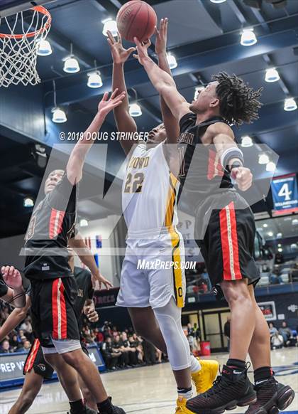 Thumbnail 3 in Salesian College Preparatory vs. Bishop O'Dowd (MaxPreps MLK Classic) photogallery.