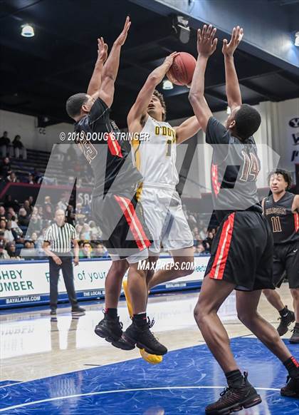 Thumbnail 1 in Salesian College Preparatory vs. Bishop O'Dowd (MaxPreps MLK Classic) photogallery.