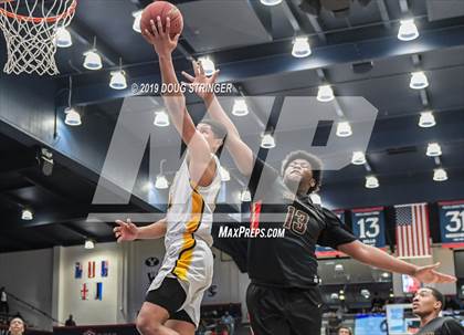 Thumbnail 3 in Salesian College Preparatory vs. Bishop O'Dowd (MaxPreps MLK Classic) photogallery.