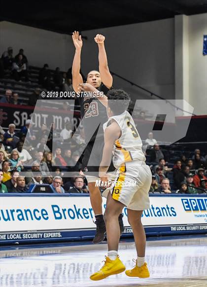 Thumbnail 3 in Salesian College Preparatory vs. Bishop O'Dowd (MaxPreps MLK Classic) photogallery.