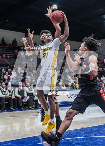 Thumbnail 2 in Salesian College Preparatory vs. Bishop O'Dowd (MaxPreps MLK Classic) photogallery.