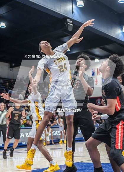 Thumbnail 1 in Salesian College Preparatory vs. Bishop O'Dowd (MaxPreps MLK Classic) photogallery.