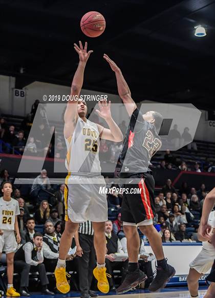 Thumbnail 1 in Salesian College Preparatory vs. Bishop O'Dowd (MaxPreps MLK Classic) photogallery.