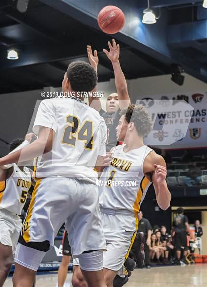 Thumbnail 2 in Salesian College Preparatory vs. Bishop O'Dowd (MaxPreps MLK Classic) photogallery.