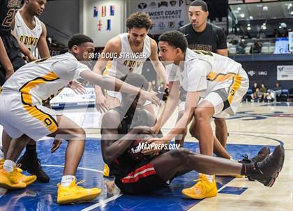 Thumbnail 2 in Salesian College Preparatory vs. Bishop O'Dowd (MaxPreps MLK Classic) photogallery.