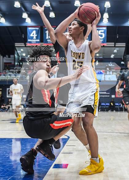 Thumbnail 1 in Salesian College Preparatory vs. Bishop O'Dowd (MaxPreps MLK Classic) photogallery.