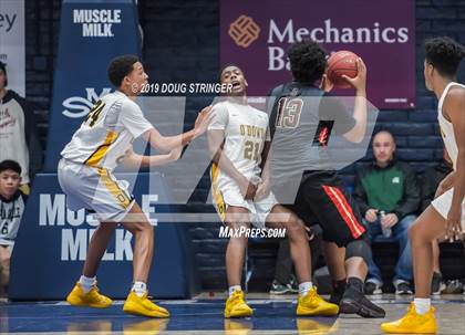 Thumbnail 3 in Salesian College Preparatory vs. Bishop O'Dowd (MaxPreps MLK Classic) photogallery.