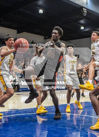 Thumbnail 3 in Salesian College Preparatory vs. Bishop O'Dowd (MaxPreps MLK Classic) photogallery.