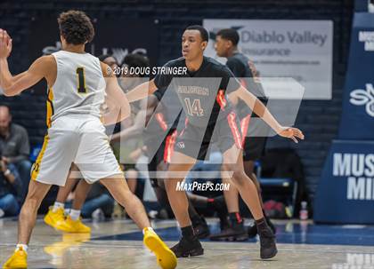 Thumbnail 2 in Salesian College Preparatory vs. Bishop O'Dowd (MaxPreps MLK Classic) photogallery.