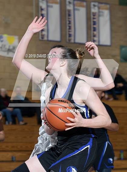 Thumbnail 2 in Capital Christian vs. River Valley (Lincoln Invitational) photogallery.