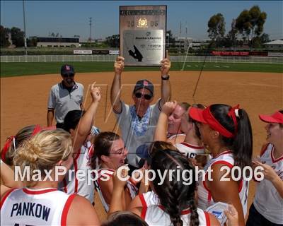 Thumbnail 3 in Murrieta Calvary Chapel vs. La Salle (D6 Section Final) photogallery.