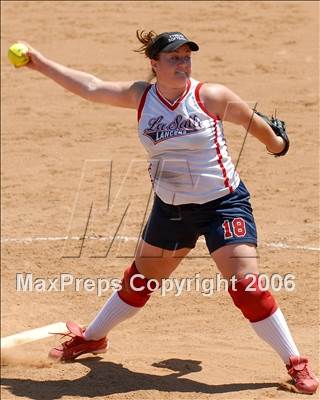Thumbnail 2 in Murrieta Calvary Chapel vs. La Salle (D6 Section Final) photogallery.