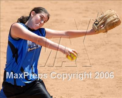 Thumbnail 3 in Murrieta Calvary Chapel vs. La Salle (D6 Section Final) photogallery.