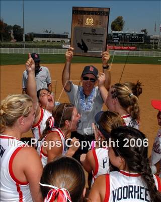 Thumbnail 2 in Murrieta Calvary Chapel vs. La Salle (D6 Section Final) photogallery.