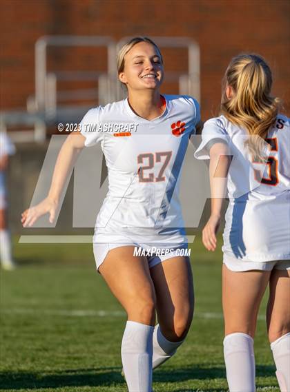 Thumbnail 1 in Lawrenceburg @ Connersville (IHSAA 2A Regional Semifinal) photogallery.