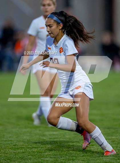 Thumbnail 1 in Lawrenceburg @ Connersville (IHSAA 2A Regional Semifinal) photogallery.