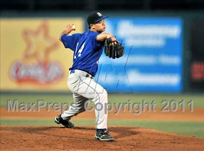 Thumbnail 3 in Dana Hills vs. Mater Dei (CIF-SS D1 Final) photogallery.