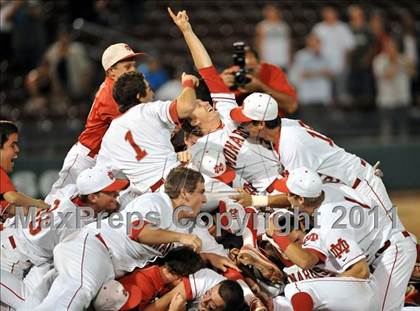 Thumbnail 3 in Dana Hills vs. Mater Dei (CIF-SS D1 Final) photogallery.