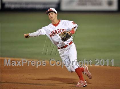 Thumbnail 3 in Dana Hills vs. Mater Dei (CIF-SS D1 Final) photogallery.