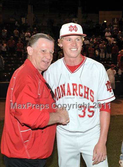 Thumbnail 2 in Dana Hills vs. Mater Dei (CIF-SS D1 Final) photogallery.