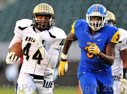 Thumbnail 3 in Central Catholic vs. Bakersfield Christian (CIF State D4 Final) photogallery.