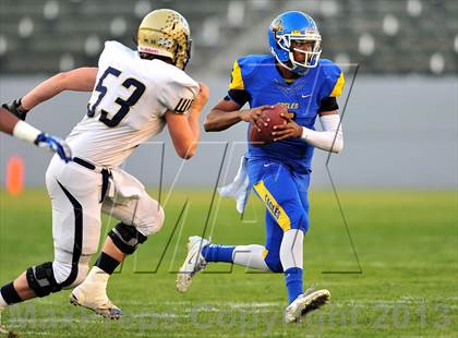 Thumbnail 1 in Central Catholic vs. Bakersfield Christian (CIF State D4 Final) photogallery.