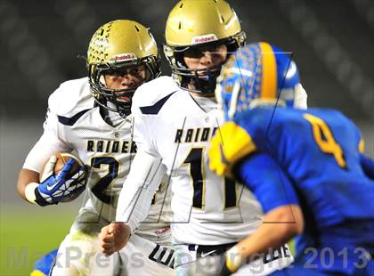 Thumbnail 2 in Central Catholic vs. Bakersfield Christian (CIF State D4 Final) photogallery.