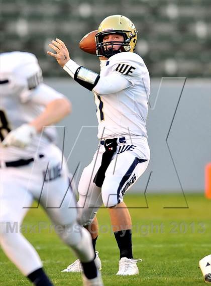 Thumbnail 3 in Central Catholic vs. Bakersfield Christian (CIF State D4 Final) photogallery.