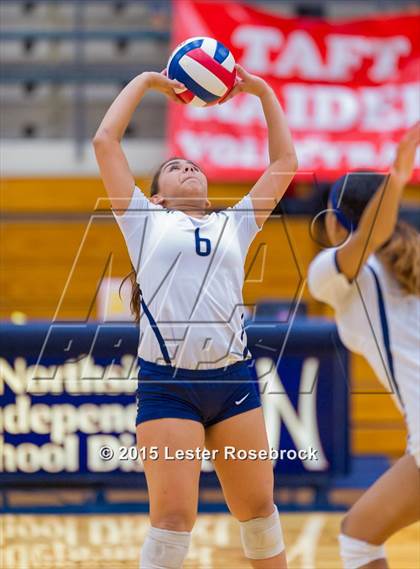 Thumbnail 3 in O'Connor vs. Taft photogallery.