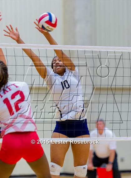 Thumbnail 3 in O'Connor vs. Taft photogallery.